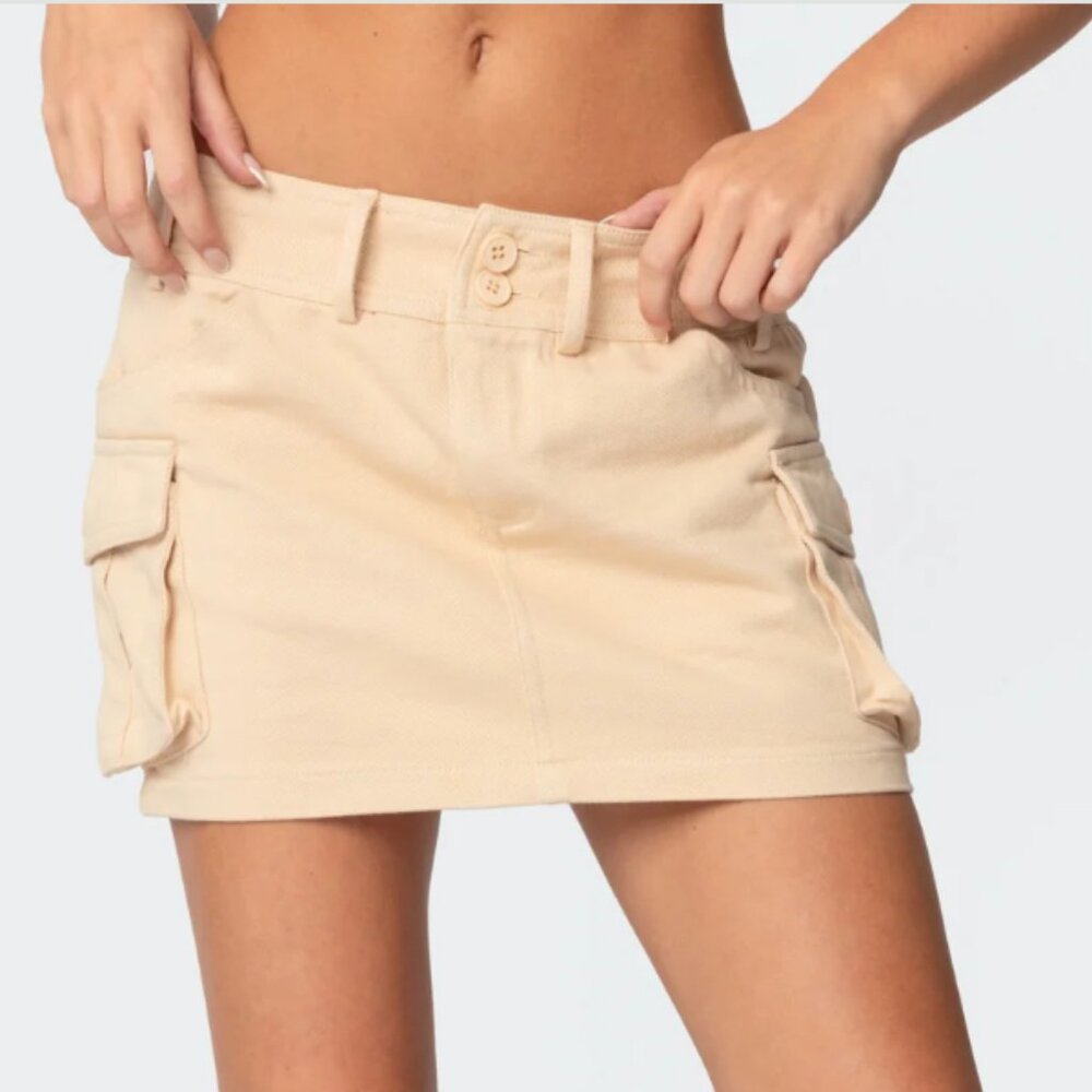 edikted Katya Low-Rise Cargo Skirt